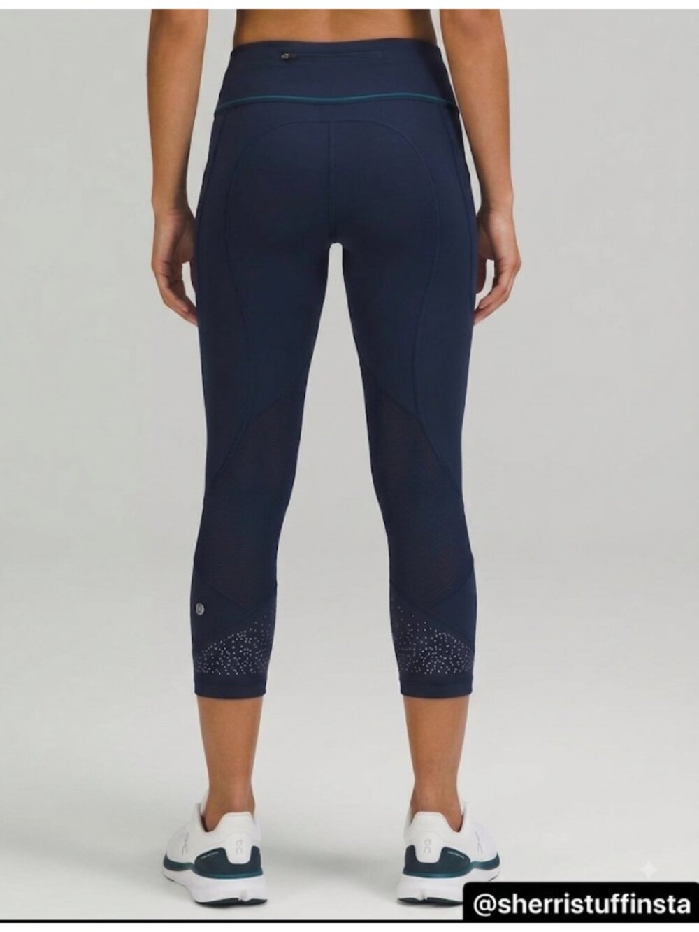 Like New Lululemon Tight Stuff 23" Mid Rise Leggings Black Teal Reflective 6